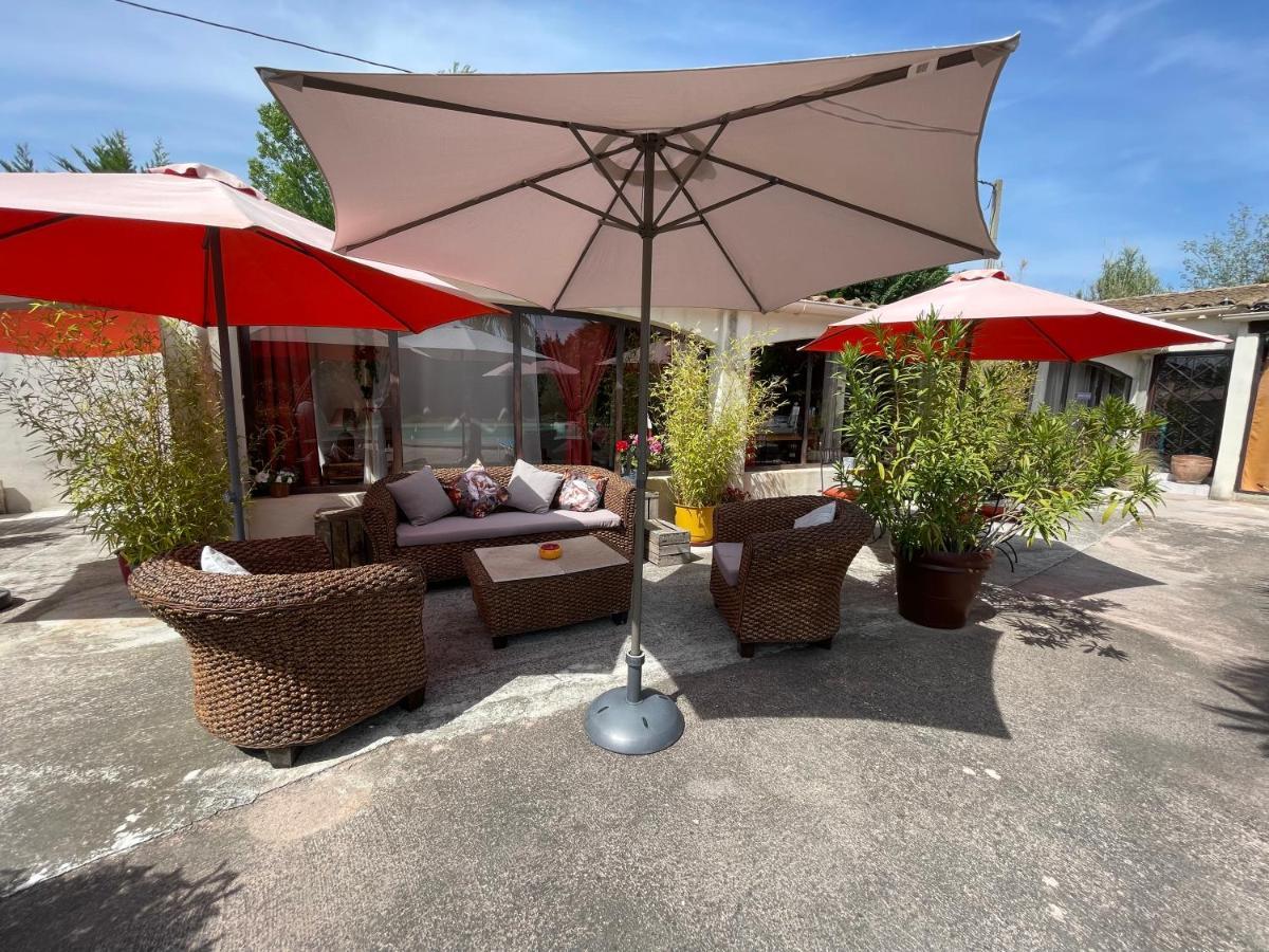 Bed and Breakfast Mas De La Butte Blanche Orgon Esterno foto