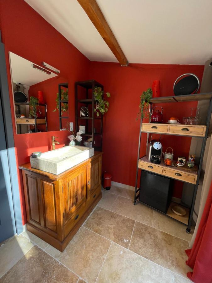 Bed and Breakfast Mas De La Butte Blanche Orgon Esterno foto