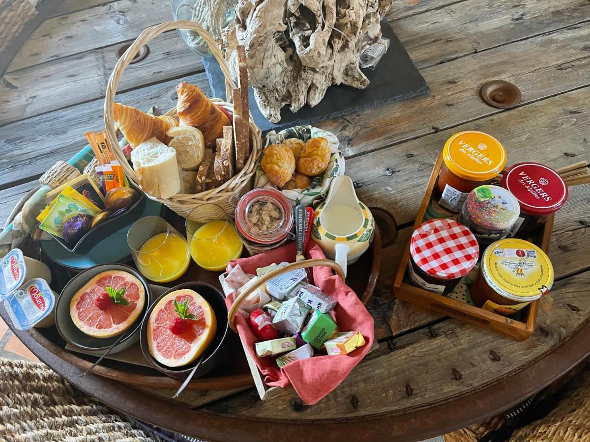 Bed and Breakfast Mas De La Butte Blanche Orgon Esterno foto