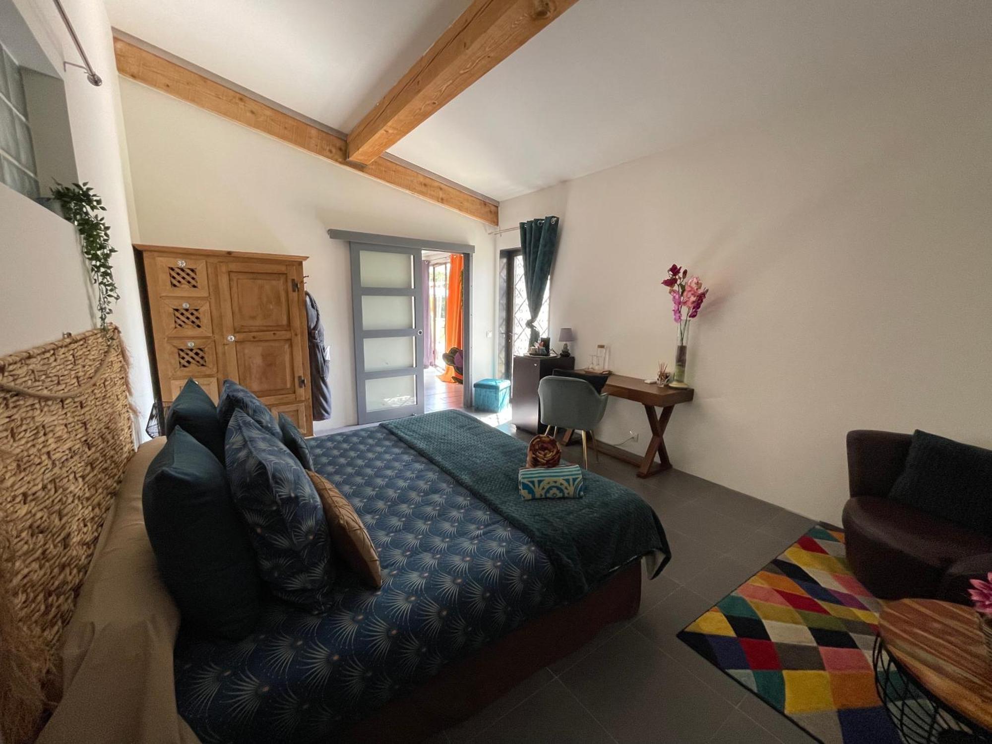 Bed and Breakfast Mas De La Butte Blanche Orgon Esterno foto