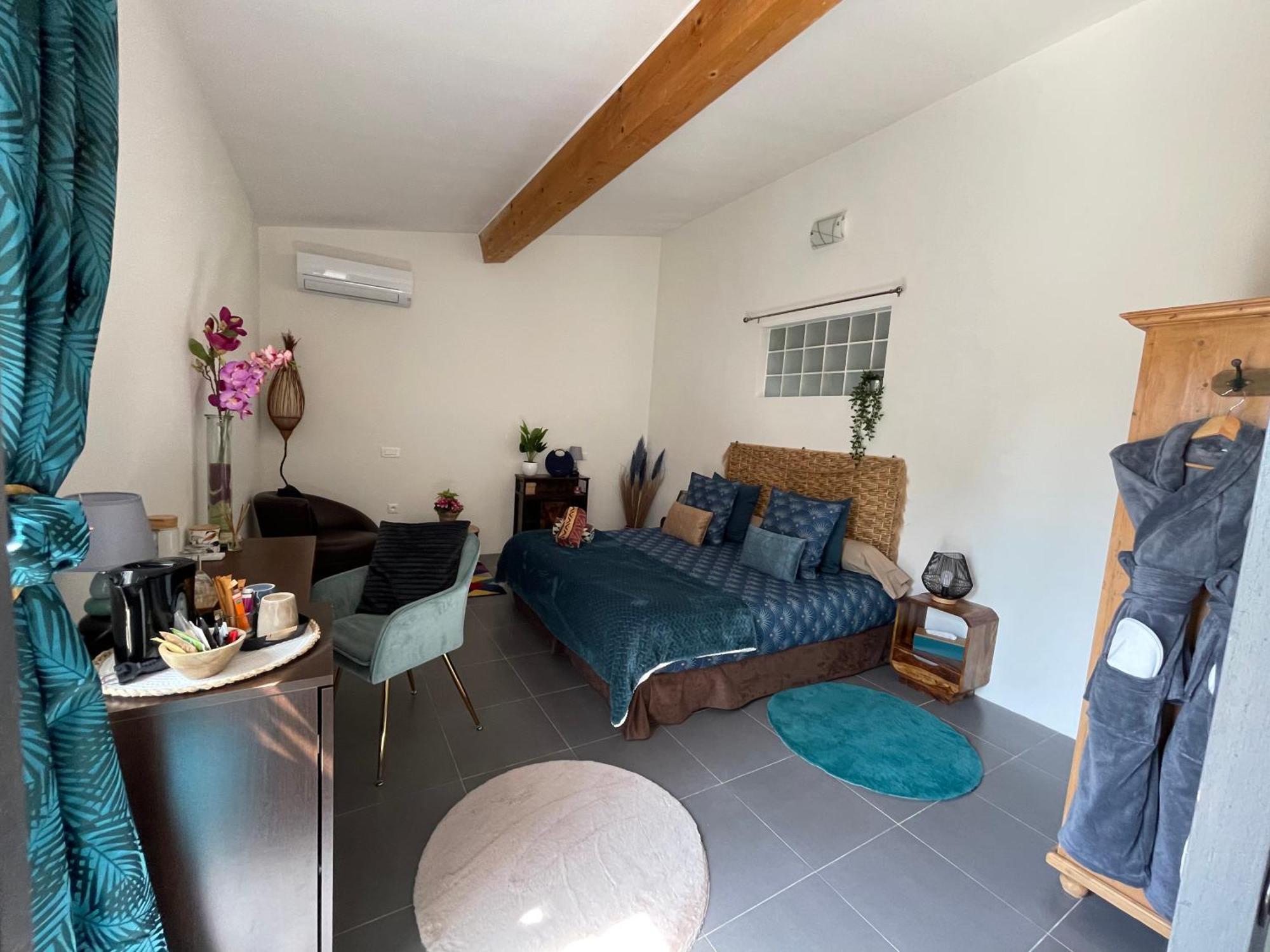 Bed and Breakfast Mas De La Butte Blanche Orgon Esterno foto
