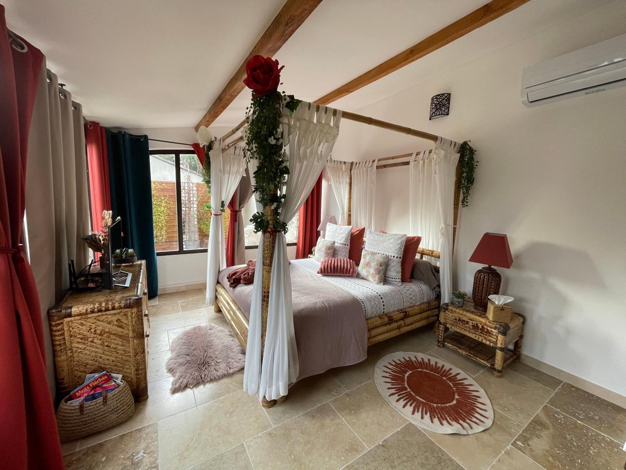 Bed and Breakfast Mas De La Butte Blanche Orgon Esterno foto