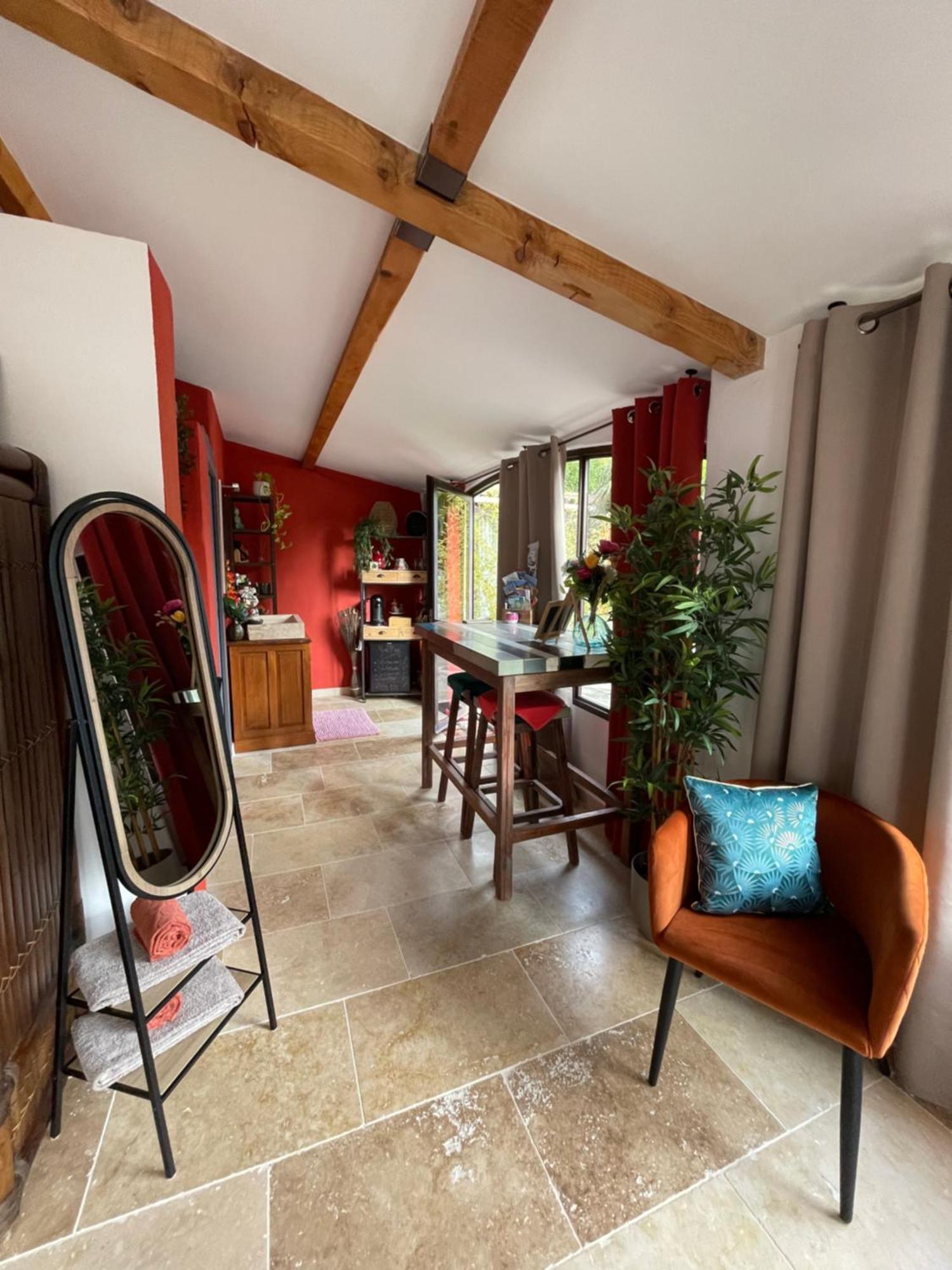 Bed and Breakfast Mas De La Butte Blanche Orgon Esterno foto
